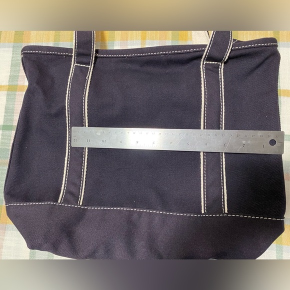 Lands’ End suede tote bag
Brand new never worn
More details pls see photos - Picture 3 of 6